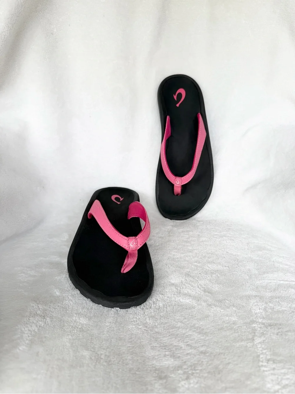 OLUKAI GIRLS' KULAPA KAI SANDAL/BIKINI PINK BLACK YOUTH SIZE 4 -5.